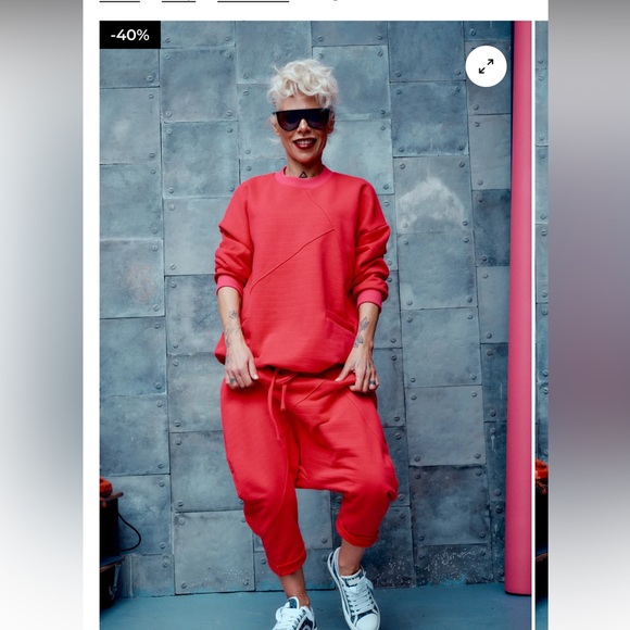 I’m selling this 2 piece jogging suit only because  I bought 2 by mistake!:-) - Picture 2 of 2